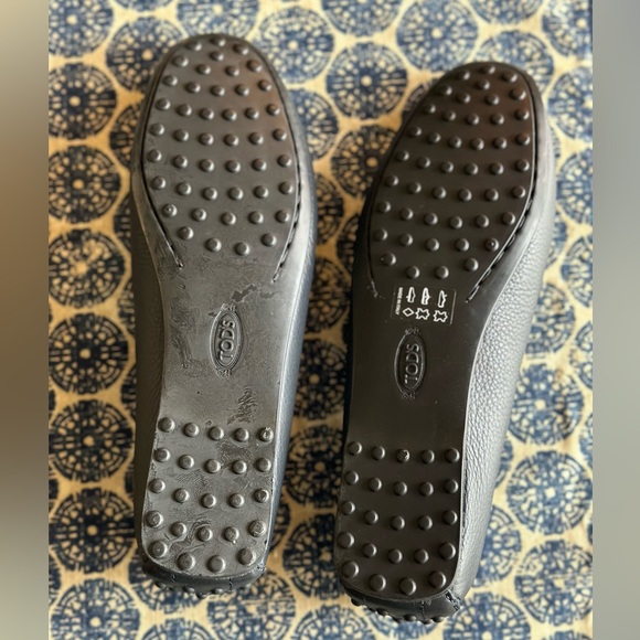 Tod’s Classic Loafer in Navy Pebble grain leather - Picture 4 of 10